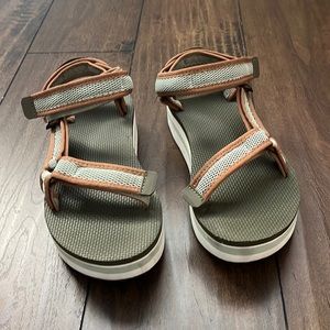 Teva Olive Green/Tan Platform Sandals (size 7)